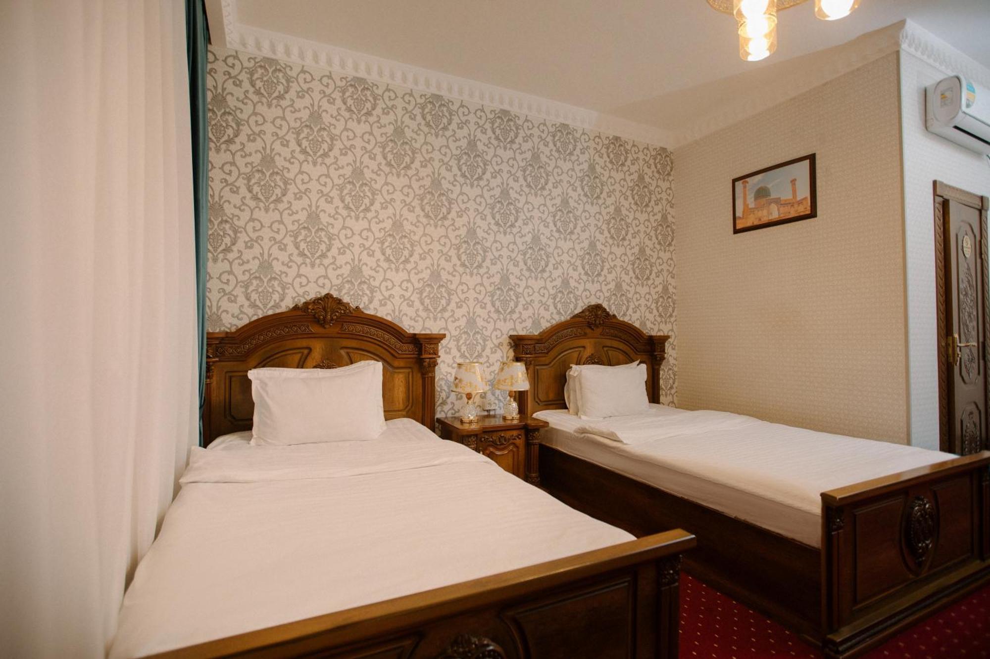 Dendi Plaza Hotel Bukhara Bagian luar foto